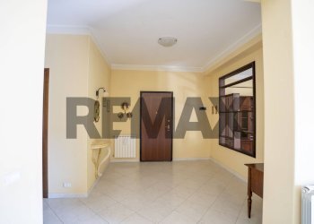 Hall / corridoio - Appartamento Via Vincenzo Bellini
 
8, Gravina di Catania - foto 6
