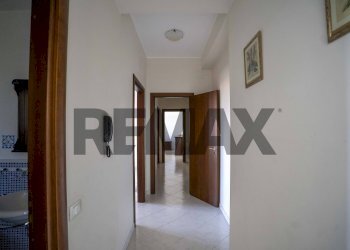 Hall / corridoio - Appartamento Via Vincenzo Bellini
 
8, Gravina di Catania - foto 31