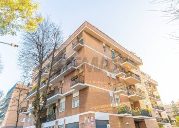 Edificio all\'aperto - Trilocale Viale Di Vigna Pia
32, Roma - foto 4