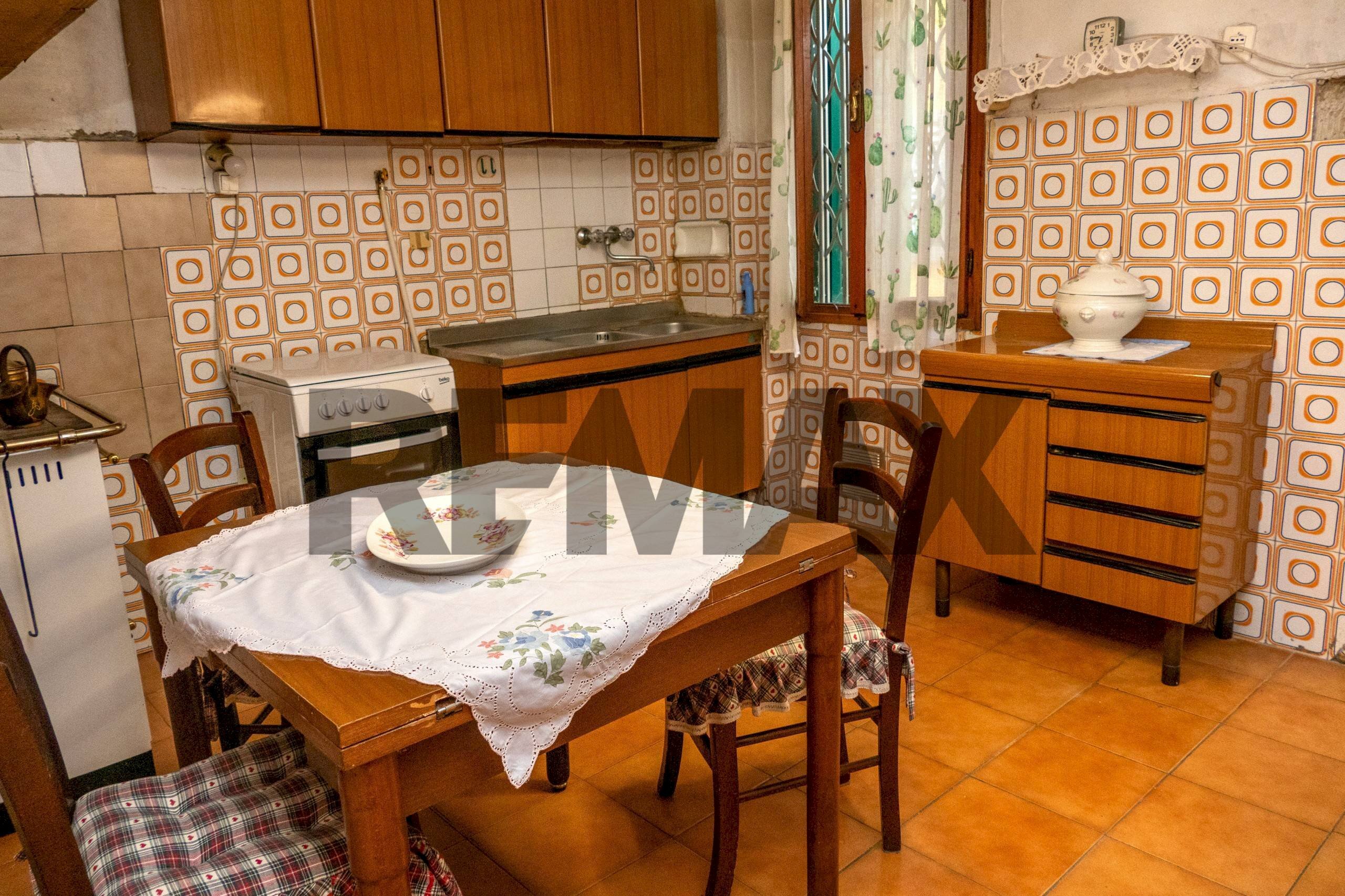 Cucina - Four-room apartment Via dell'Ossaia
 
188, Montevarchi - photo 1