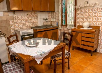 Cucina - Four-room apartment Via dell'Ossaia
 
188, Montevarchi - photo 1