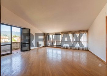 Stanza vuota - Villa a Schiera VIA GOBETTI
 
2, Loro Ciuffenna - foto 24