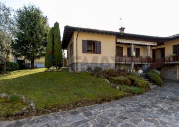 Casa all\'aperto - Villa Volta
 
41, Cassago Brianza - foto 4
