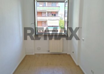 Stanza vuota - Three-room apartment via valosa di sopra
 
23, Monza - photo 14