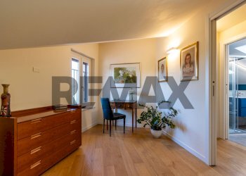Hall / corridoio - Villa Bifamiliare CADORNA
 
28, Cremella - foto 38