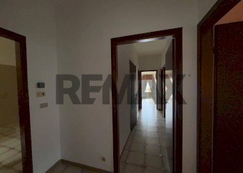 Hall / corridoio - Four-room apartment via Giuseppe Amato
 
23, Buccheri - photo 16