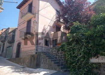 Edificio all\'aperto - Casa indipendente via  dietro serbatoio
 
6, Malvagna - foto 1
