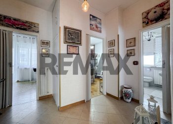 Hall / corridoio - Three-room apartment Via Chivasso
 
27, Vercelli - photo 6