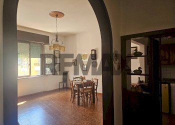 Sala da pranzo - Four-room apartment via Boccaccio
 
3, Piombino - photo 1