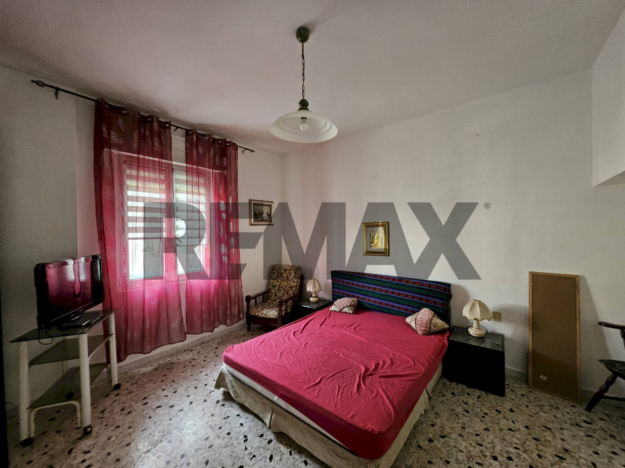 Camera / camera da letto - Bilocale piazza costituzione
 
3, Piombino - foto 3