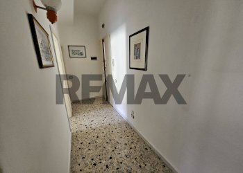 Hall / corridoio - Bilocale piazza costituzione
 
3, Piombino - foto 10