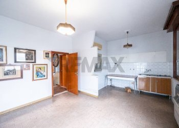 Cucina - Casa indipendente VIALE DELLA LIBERTA'
 
30, Boretto - foto 9