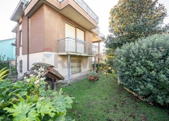 Casa all\'aperto - Casa indipendente VIALE DELLA LIBERTA'
 
30, Boretto - foto 43
