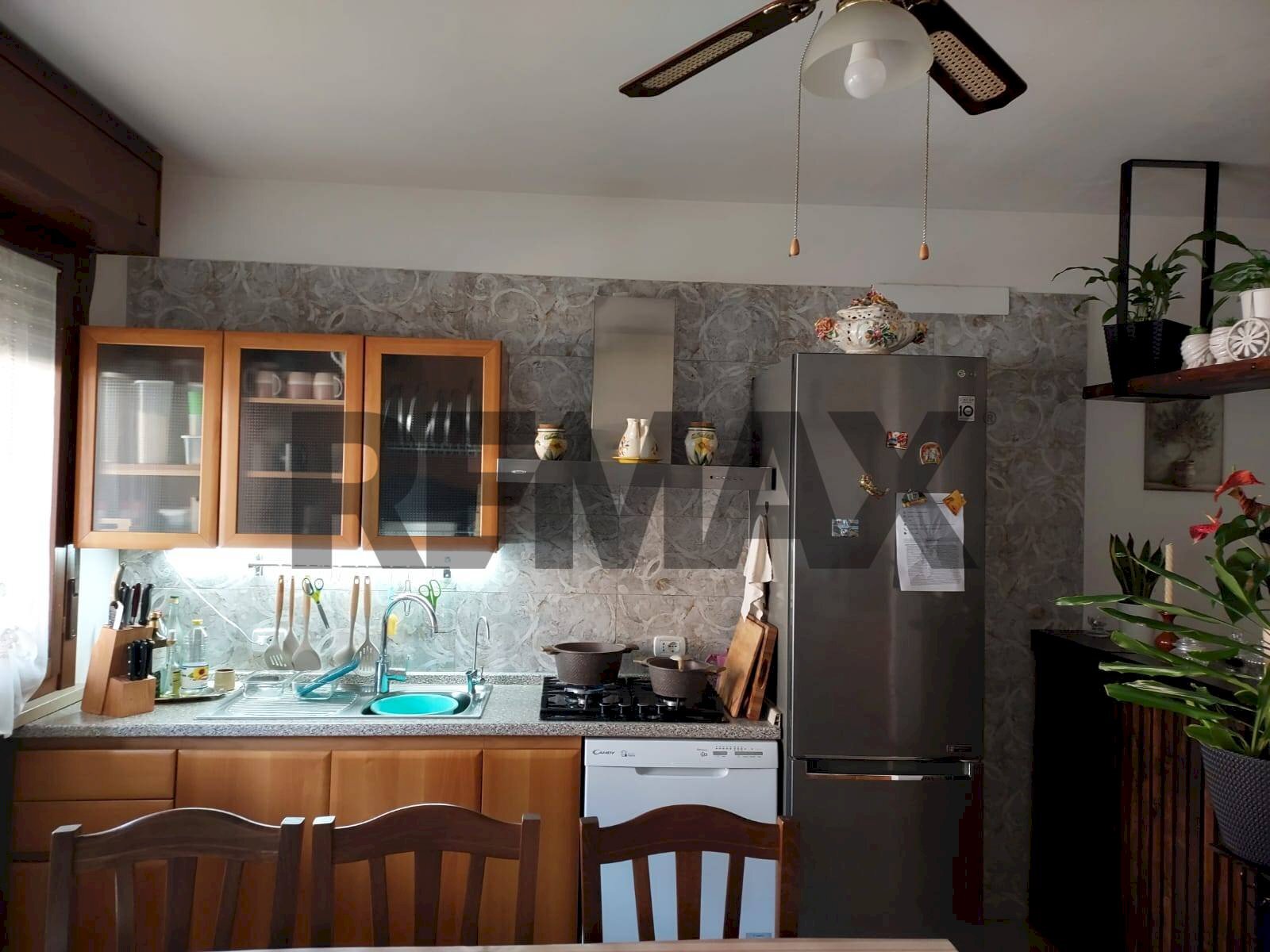 Cucina - Trilocale Via Milano
 
57, Castelnuovo del Garda - foto 1