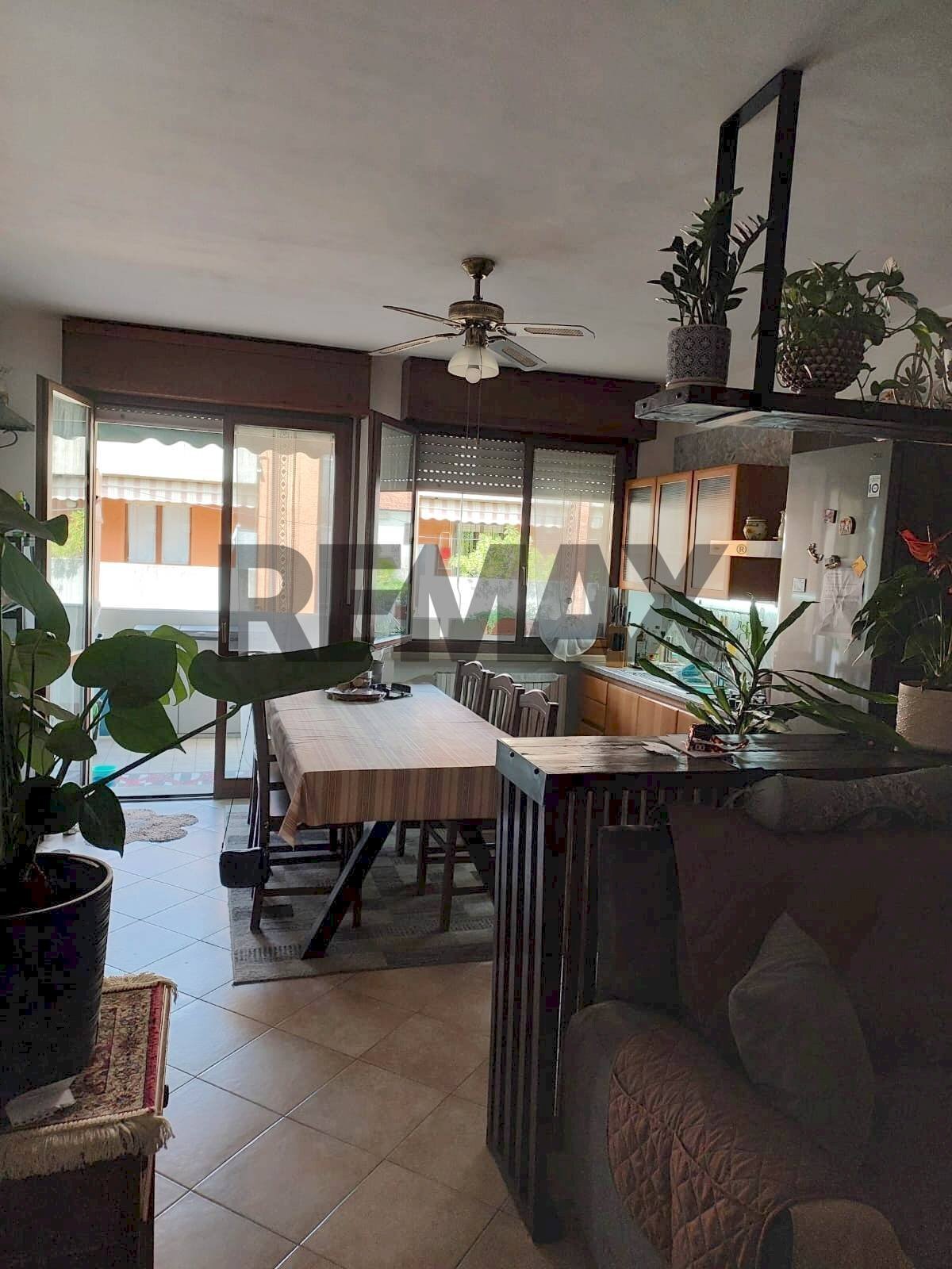 Soggiorno - Trilocale Via Milano
 
57, Castelnuovo del Garda - foto 2