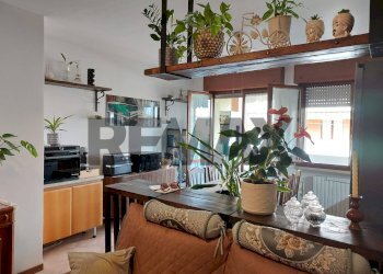 Sala da pranzo - Trilocale Via Milano
 
57, Castelnuovo del Garda - foto 6