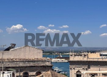 Edificio all\'aperto - Casa semi indipendente Via Claudio Arezzo
11, Siracusa - foto 13