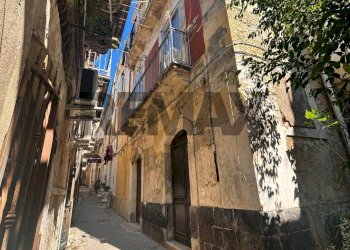 Edificio all\'aperto - Casa semi indipendente Via Claudio Arezzo
11, Siracusa - foto 24