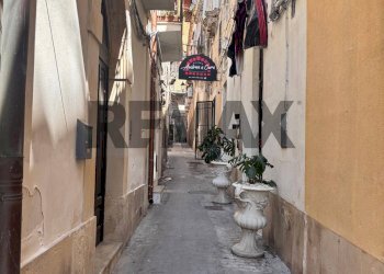 Edificio all\'aperto - Casa semi indipendente Via Claudio Arezzo
11, Siracusa - foto 27