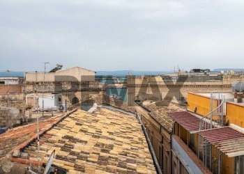 Edificio all\'aperto - Semi-detached house Via Claudio Arezzo
11, Siracusa - photo 16