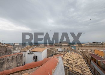 Edificio all\'aperto - Semi-detached house Via Claudio Arezzo
11, Siracusa - photo 17