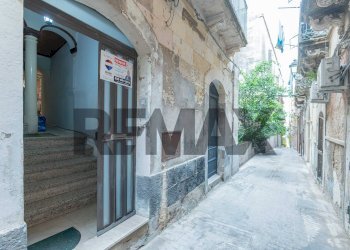 Edificio all\'aperto - Semi-detached house Via Claudio Arezzo
11, Siracusa - photo 23
