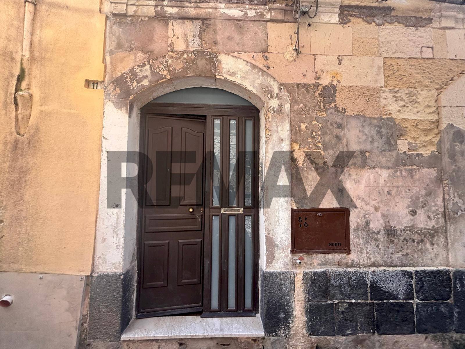 Edificio all\'aperto - Casa semi indipendente Via Claudio Maria Arezzo
 
11, Siracusa - foto 1