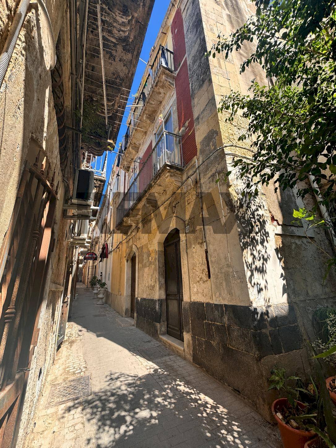Edificio all\'aperto - Casa semi indipendente Via Claudio Maria Arezzo
11, Siracusa - foto 2