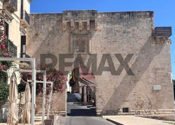 Edificio all\'aperto - Casa semi indipendente Via Claudio Maria Arezzo
11, Siracusa - foto 3