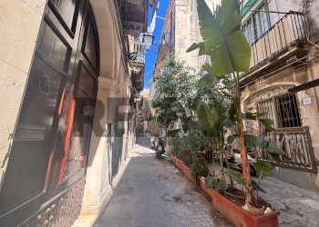 Edificio all\'aperto - Casa semi indipendente Via Claudio Maria Arezzo
11, Siracusa - foto 26