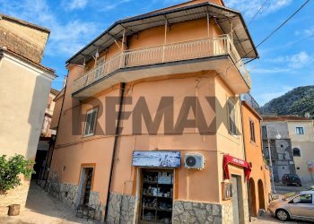 Casa all\'aperto - Semi-detached house Piazza Santa Maria A Fratta
 
SNC, Vairano Patenora - photo 3