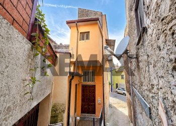 Casa all\'aperto - Semi-detached house Piazza Santa Maria A Fratta
 
SNC, Vairano Patenora - photo 4