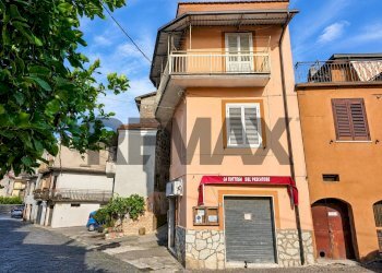 Casa all\'aperto - Semi-detached house Piazza Santa Maria A Fratta
 
SNC, Vairano Patenora - photo 6