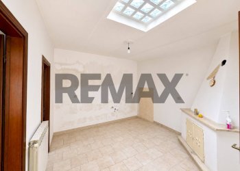 Stanza vuota - Semi-detached house Piazza Santa Maria A Fratta
 
SNC, Vairano Patenora - photo 7