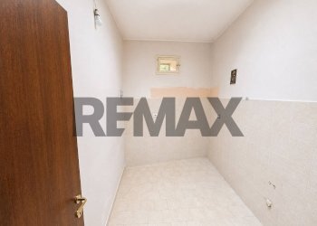 Stanza vuota - Semi-detached house Piazza Santa Maria A Fratta
 
SNC, Vairano Patenora - photo 13