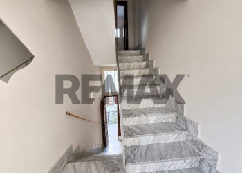 Scale - Semi-detached house Piazza Santa Maria A Fratta
 
SNC, Vairano Patenora - photo 30