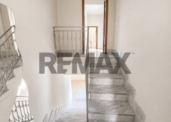 Scale - Semi-detached house Piazza Santa Maria A Fratta
 
SNC, Vairano Patenora - photo 33