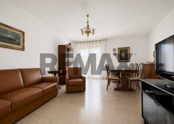 Sala da pranzo - Quadrilocale Via Santorre Santarosa
27, Falconara Marittima - foto 1
