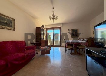 Sala da pranzo - Quadrilocale Via Santorre Santarosa
27, Falconara Marittima - foto 2