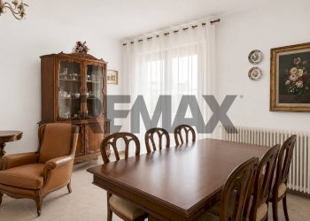 Sala da pranzo - Quadrilocale Via Santorre Santarosa
27, Falconara Marittima - foto 3