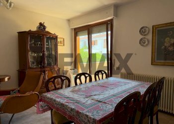 Sala da pranzo - Quadrilocale Via Santorre Santarosa
27, Falconara Marittima - foto 4