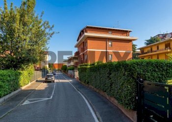 Edificio all\'aperto - Semi-detached house VIA CESARE BATTISTI
 
18, Settimo Milanese - photo 2