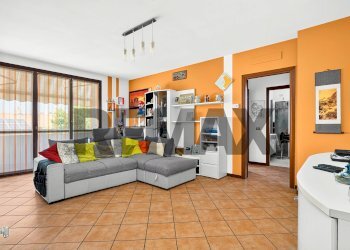 Soggiorno - Bilocale Via Della Novella
 
69, Samarate - foto 1