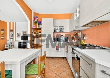 Cucina - Bilocale Via Della Novella
 
69, Samarate - foto 7