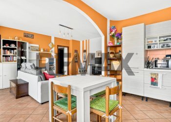 Sala da pranzo - Bilocale Via Della Novella
 
69, Samarate - foto 8