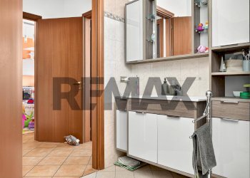 Bagno - Bilocale Via Della Novella
 
69, Samarate - foto 15
