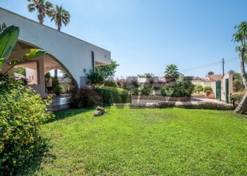 Giardino - Villa via Ponza
 
sn, Ragusa - foto 7