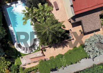 Piscina - Villa VIA DEL MARE
 
6, Marano di Napoli - photo 3