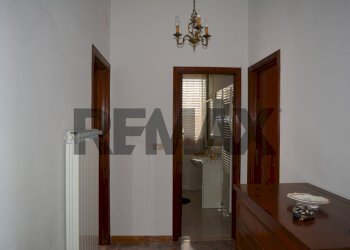Hall / corridoio - Independent house contrada fonte d'olmo
 
8, Montesilvano - photo 37