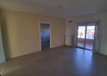 Cucina - Three-room apartment viale Canne, 50D, Pulsano - photo 9